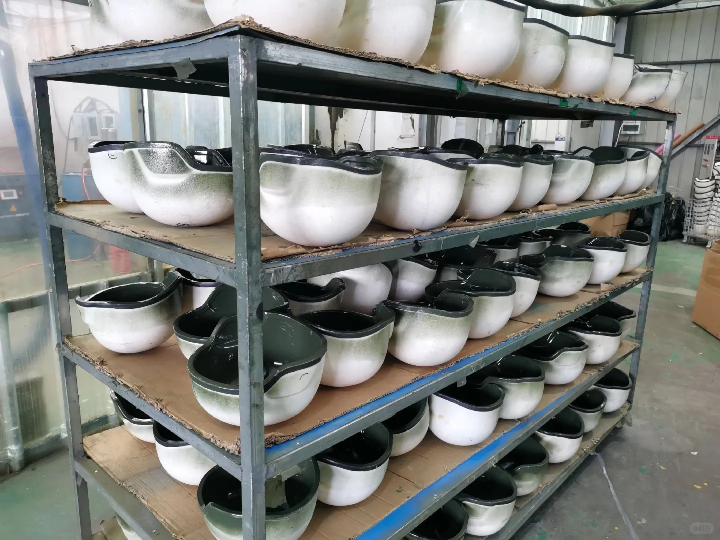 工业大摸底来看国产防弹头盔生产车间