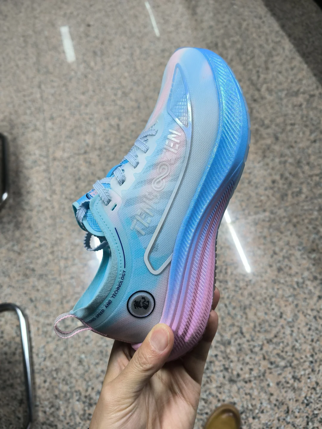 晋江源头鞋厂丨可接小单、快返,超省心?