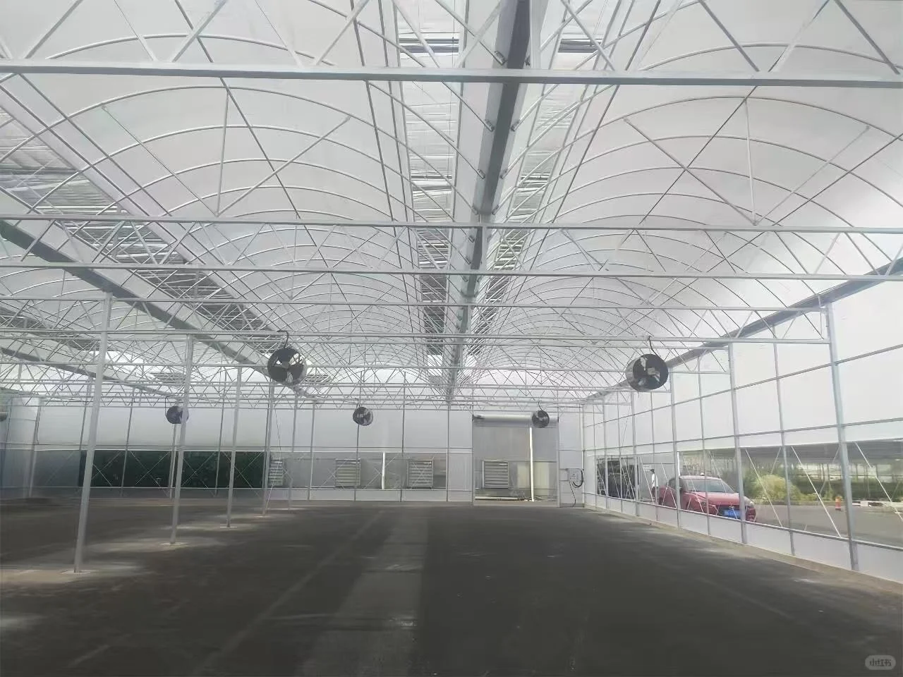 来个做玻璃温室工厂或者供应商