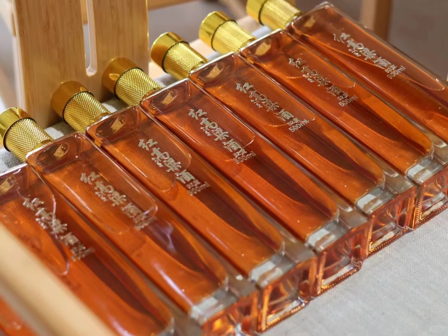 高端的美酒只需简单的传统酿造_红高粱酒