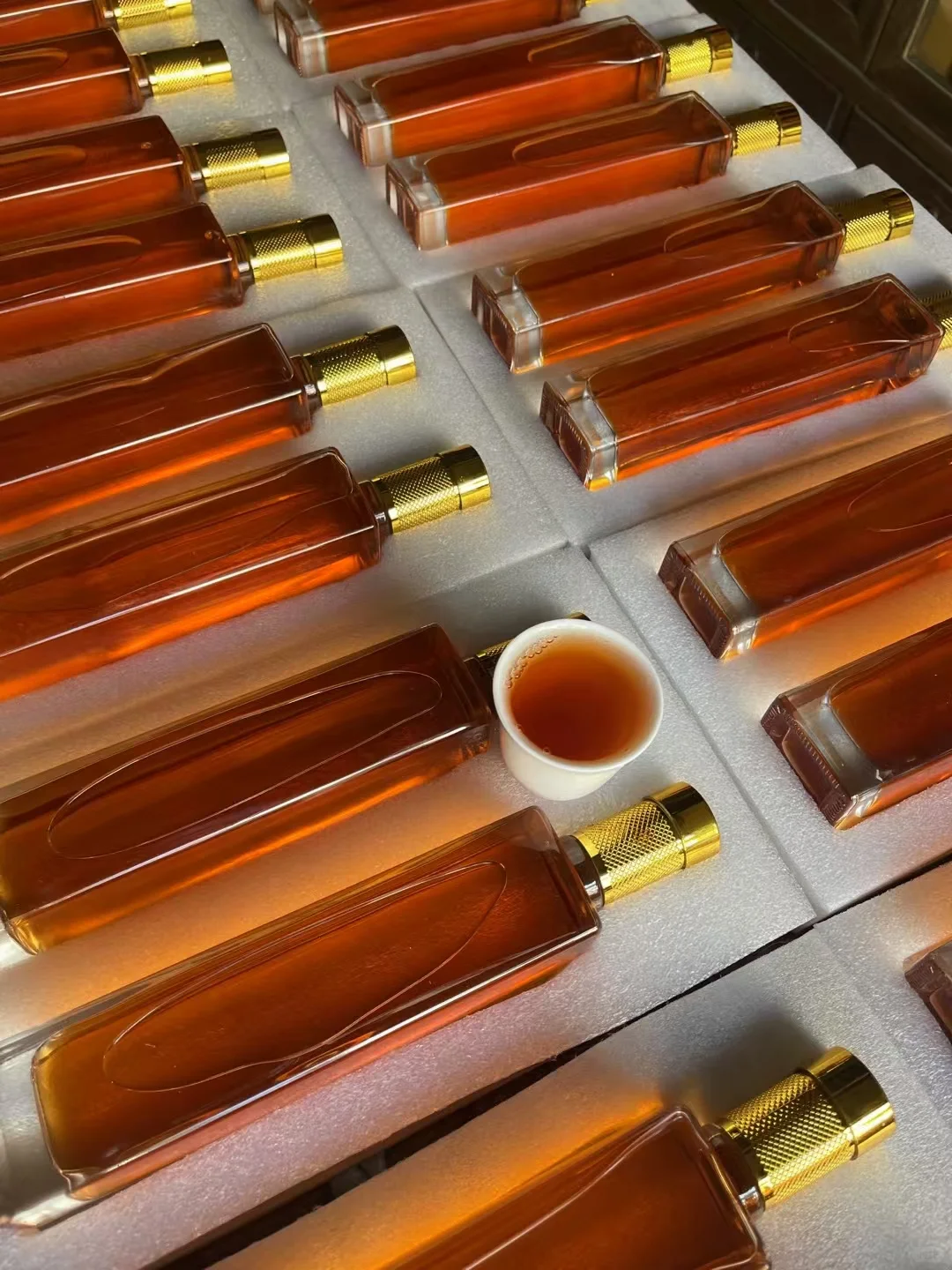 高端的美酒只需简单的传统酿造_红高粱酒