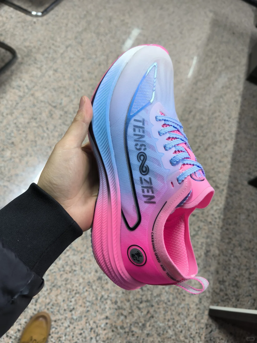 晋江源头鞋厂丨可接小单、快返,超省心?