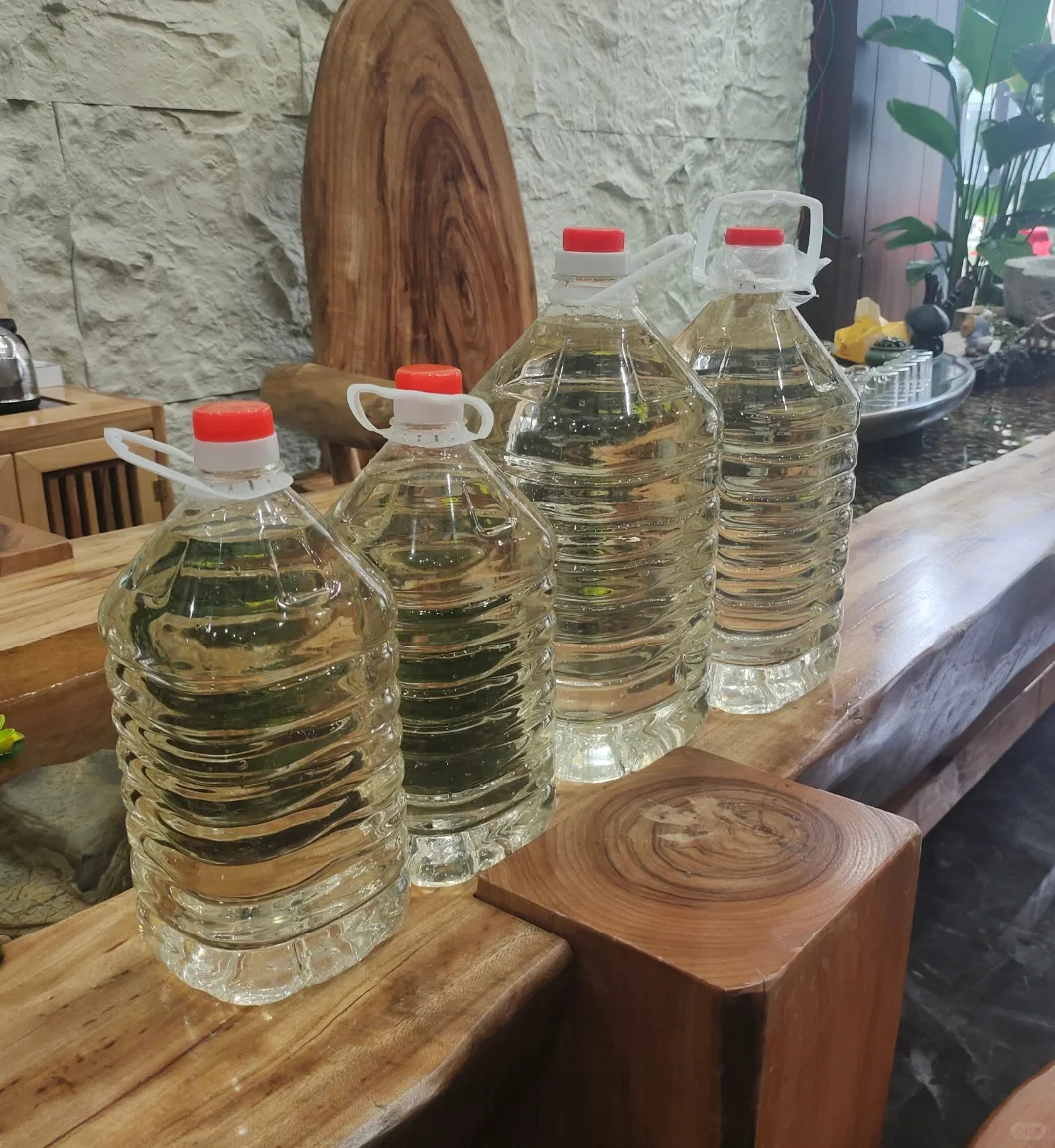 酒友最爱的东北散装高粱酒