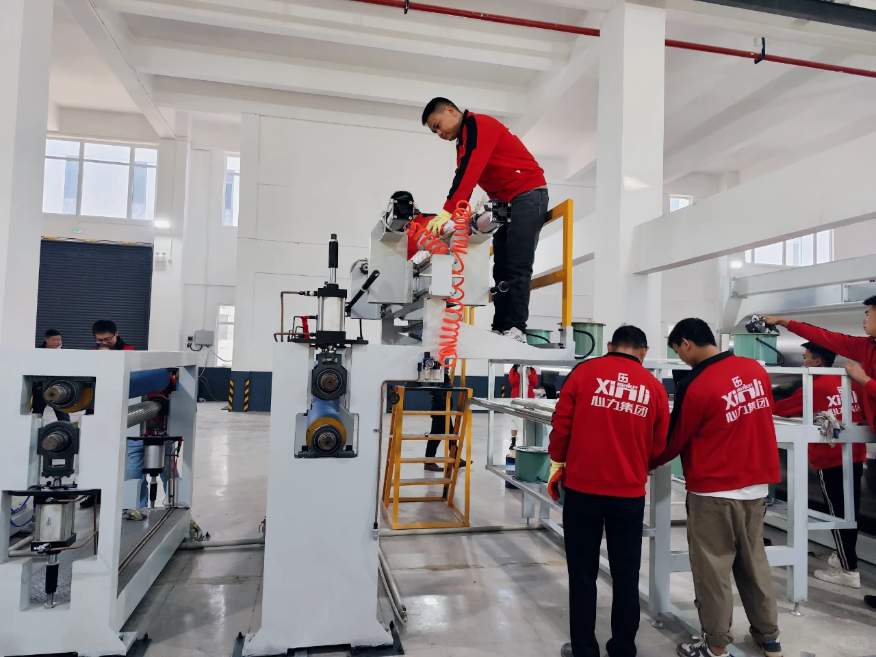 全球最顶尖的全自动铝蜂窝板生产线落地云南