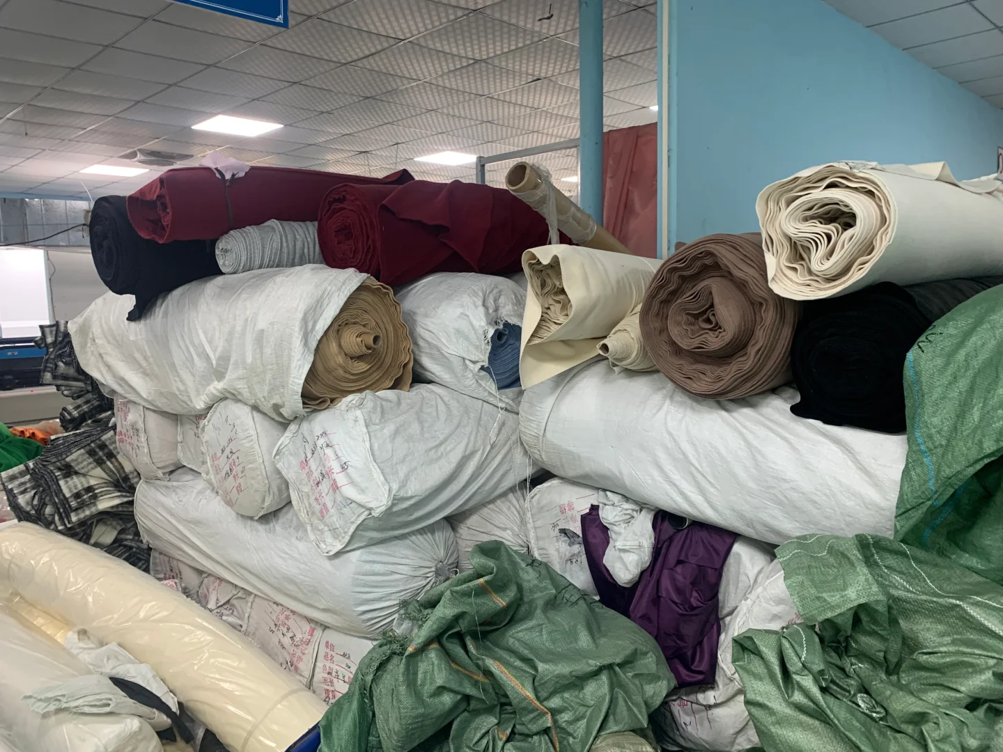 东莞服装工厂寻找国内、国外客户