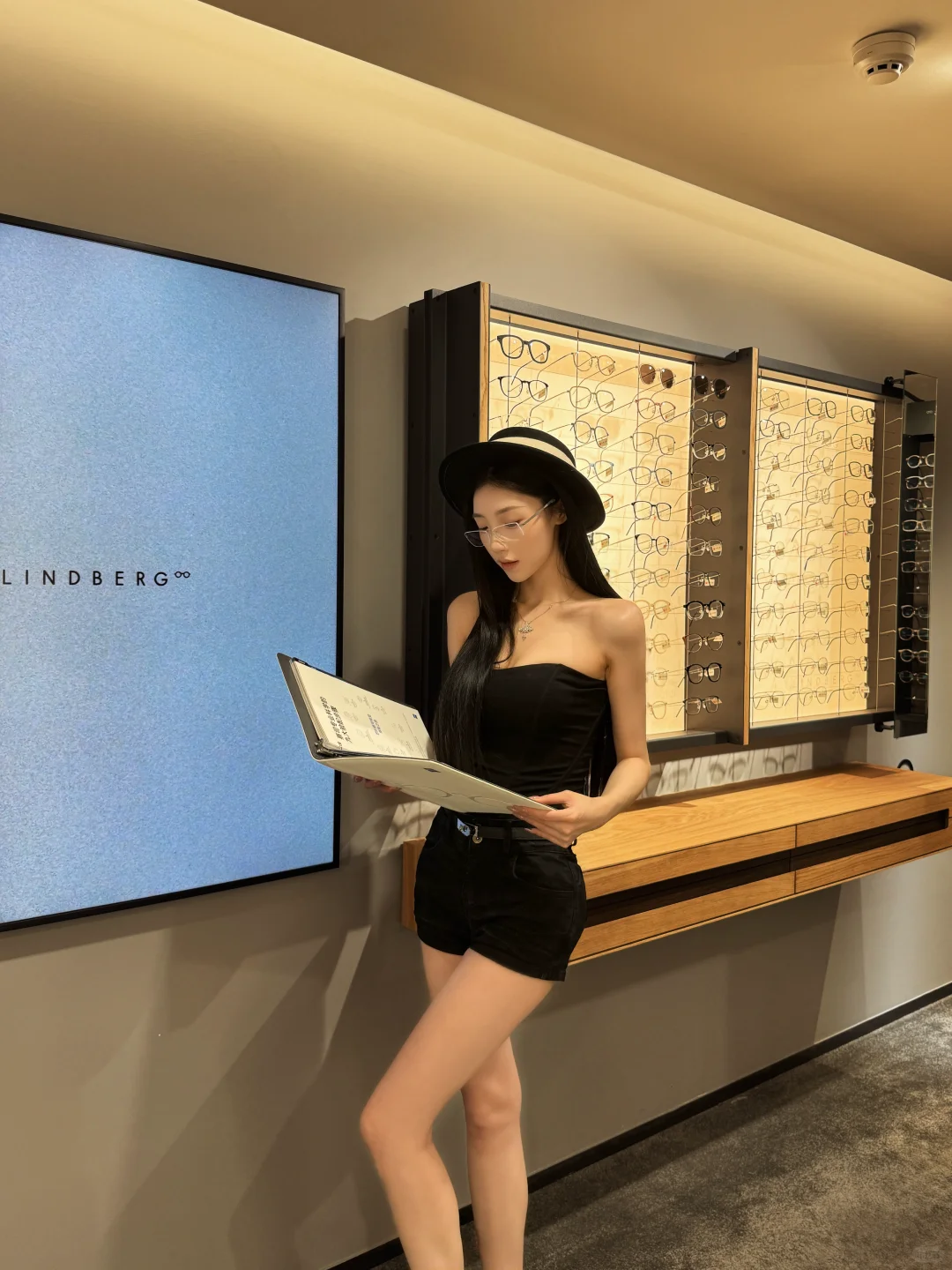 这位霸总从龙岗跑来宝安只为选对眼镜