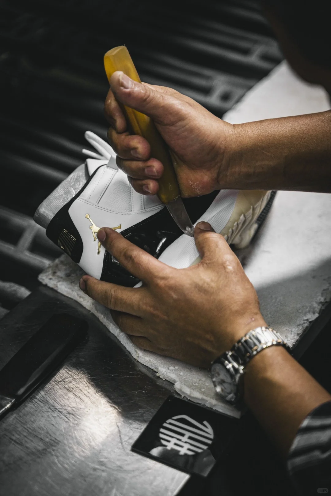 球鞋工厂制鞋工艺流程鉴赏 airJordan 11