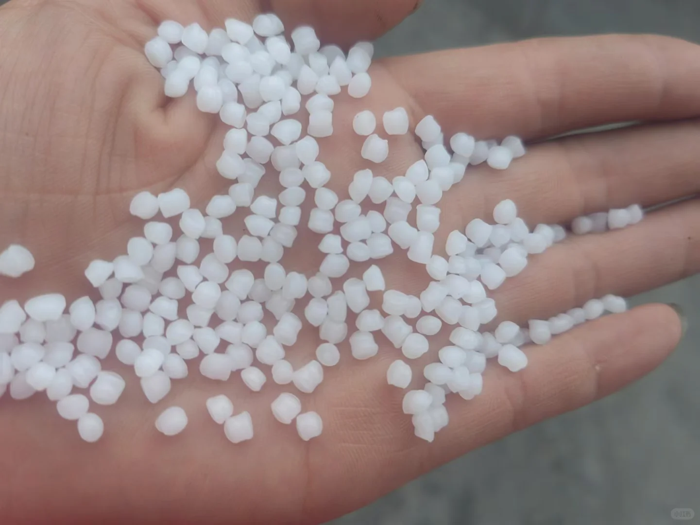 塑料颗粒原料