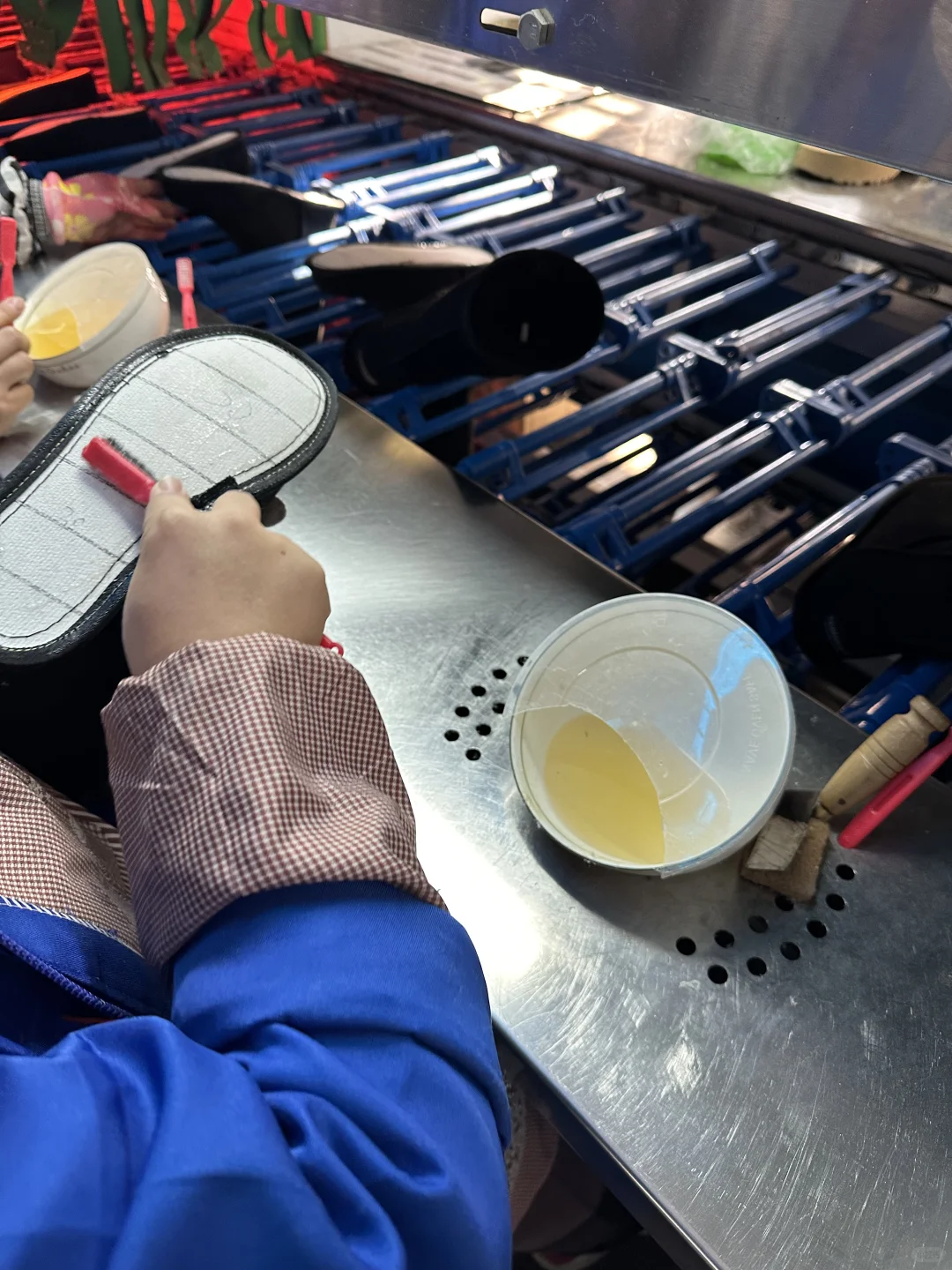 今天拜访了UGG母公司Deckers原料供应商