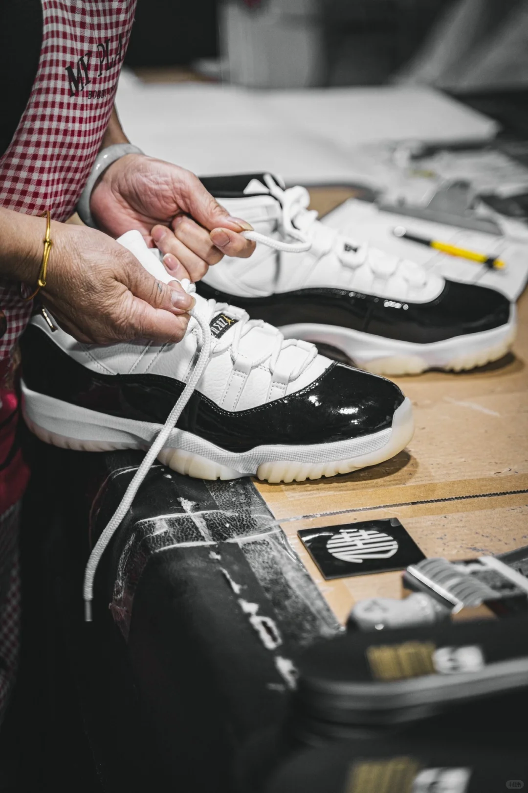 球鞋工厂制鞋工艺流程鉴赏 airJordan 11