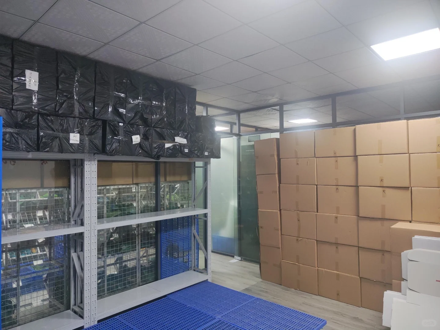 鸿晔鞋厂——自主生产的源头工厂