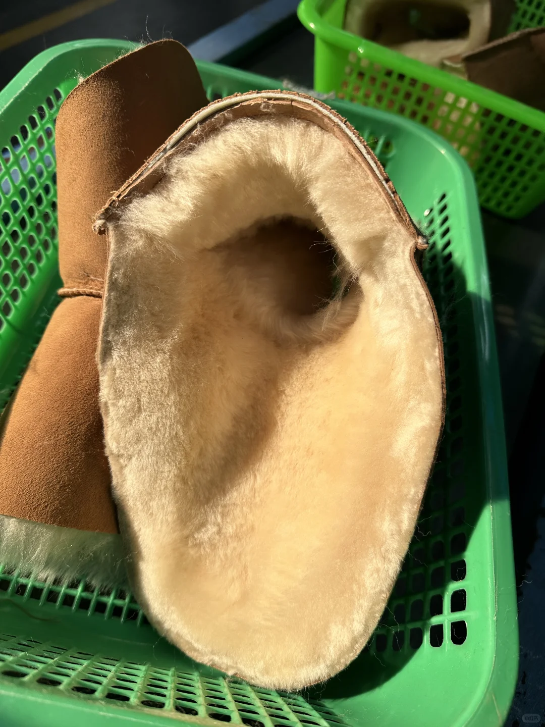 今天拜访了UGG母公司Deckers原料供应商