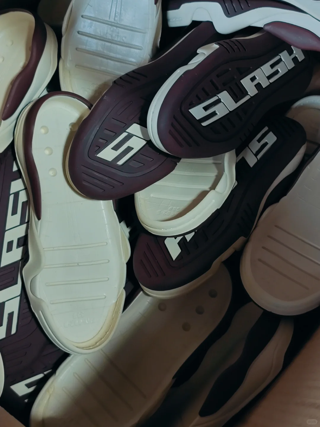 一双鞋在工厂是怎么做出来的