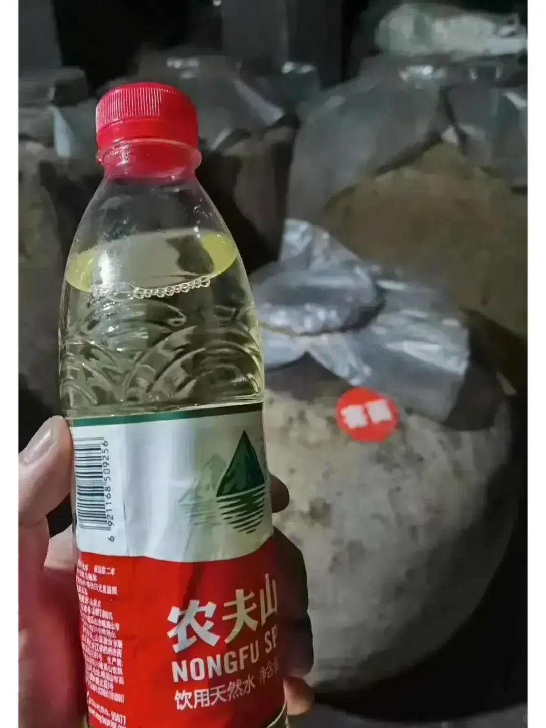 这款酒的年份比较久，深受喜欢喝酱香陈年