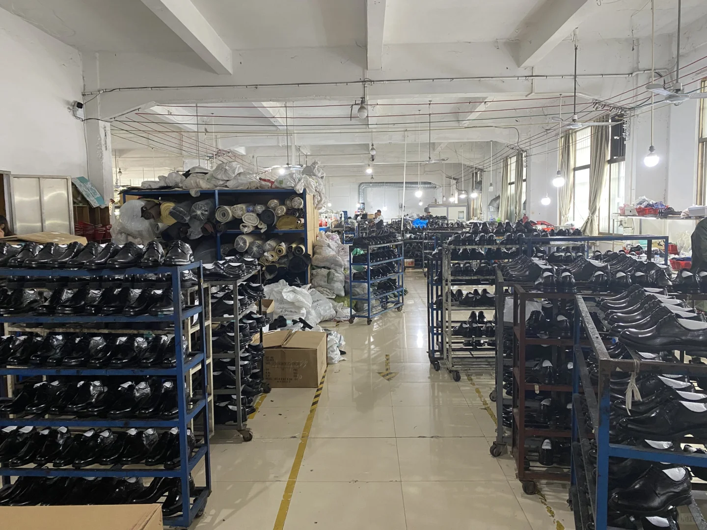 源头男鞋工厂合作,质量保障