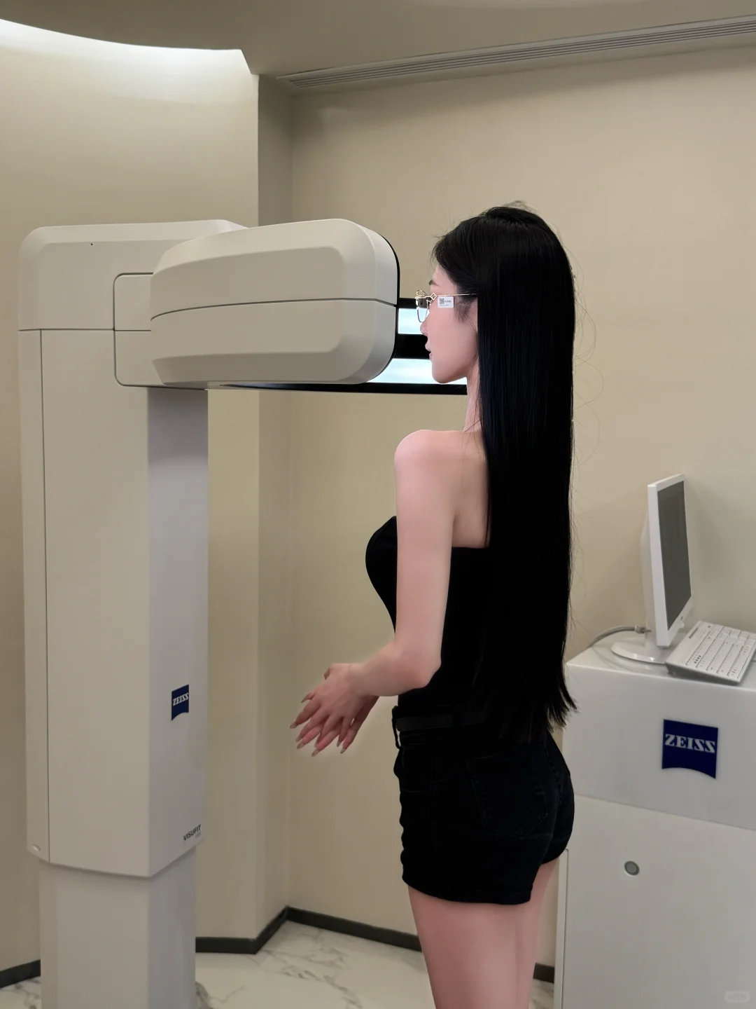 这位霸总从龙岗跑来宝安只为选对眼镜