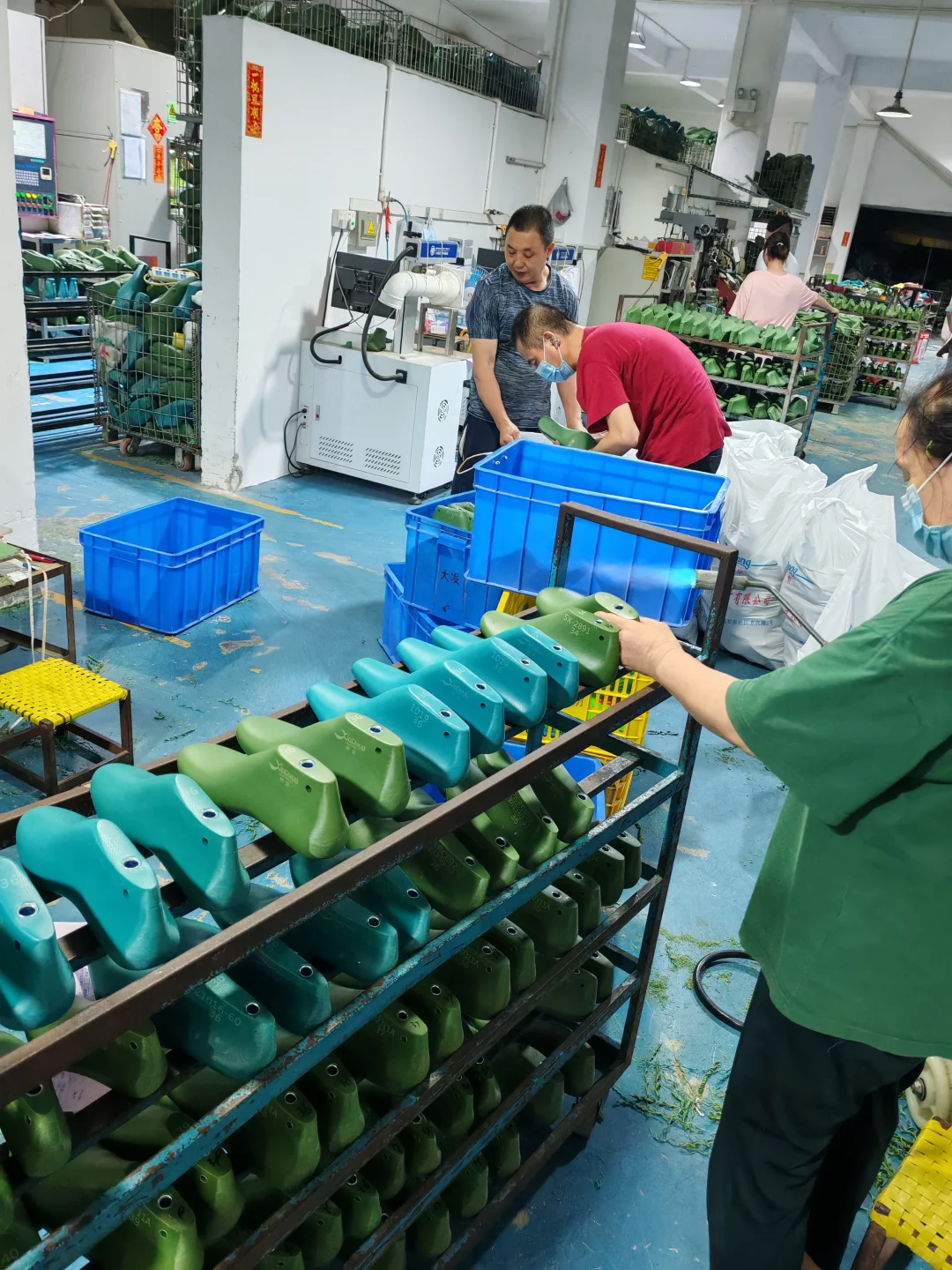 今日产量1000双轻松完成【新亿鞋楦厂】