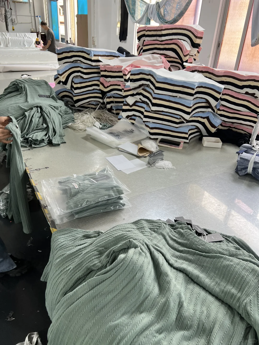 服装加工卷到飞起10元卫衣加工也有好品质？