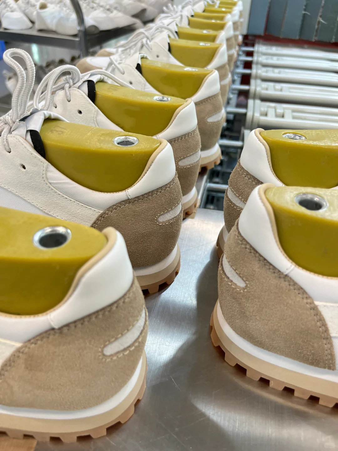 做习惯了时装鞋的工厂来做休闲鞋，这做工……