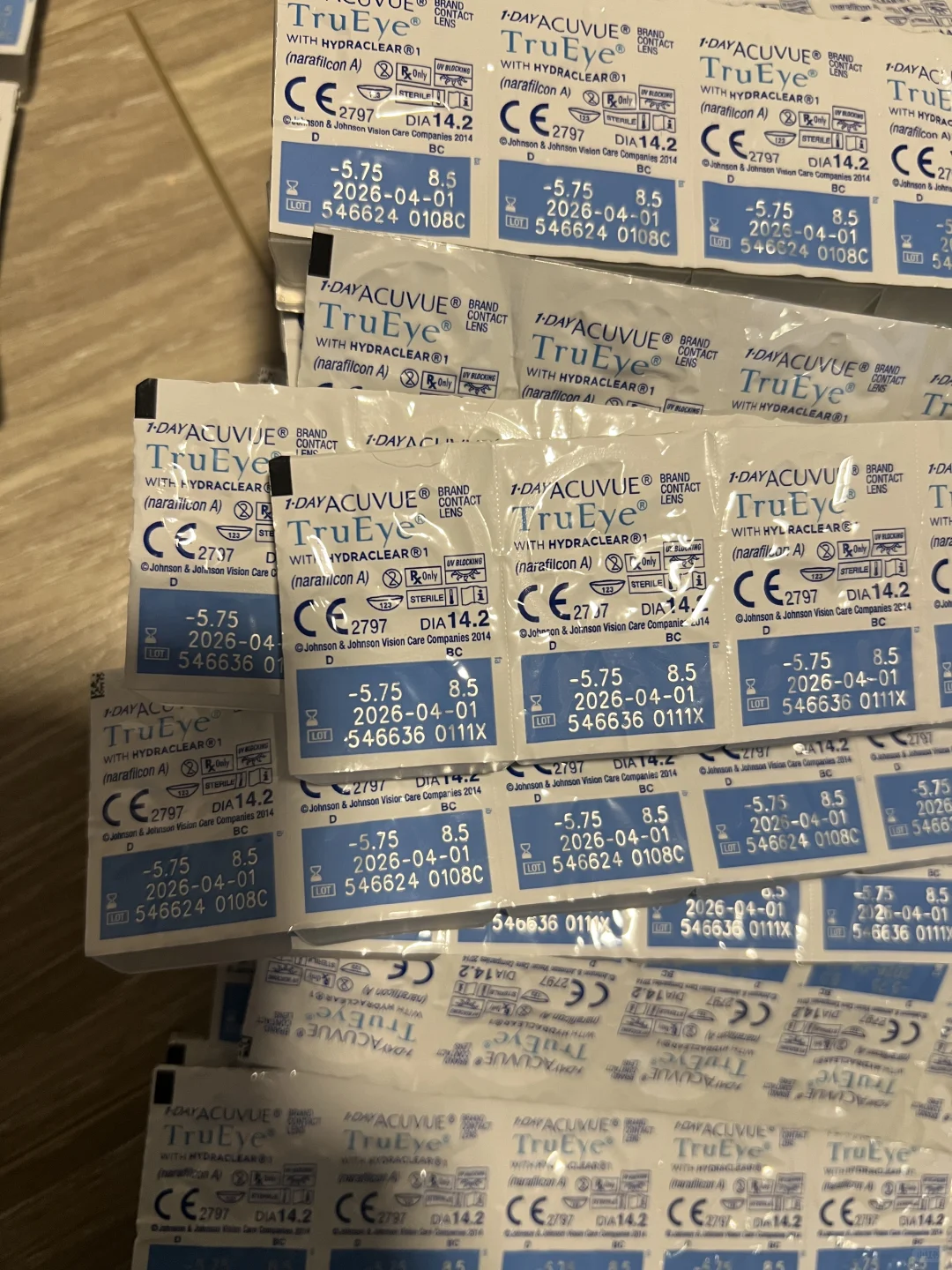 ??出 强生 安视优 日抛