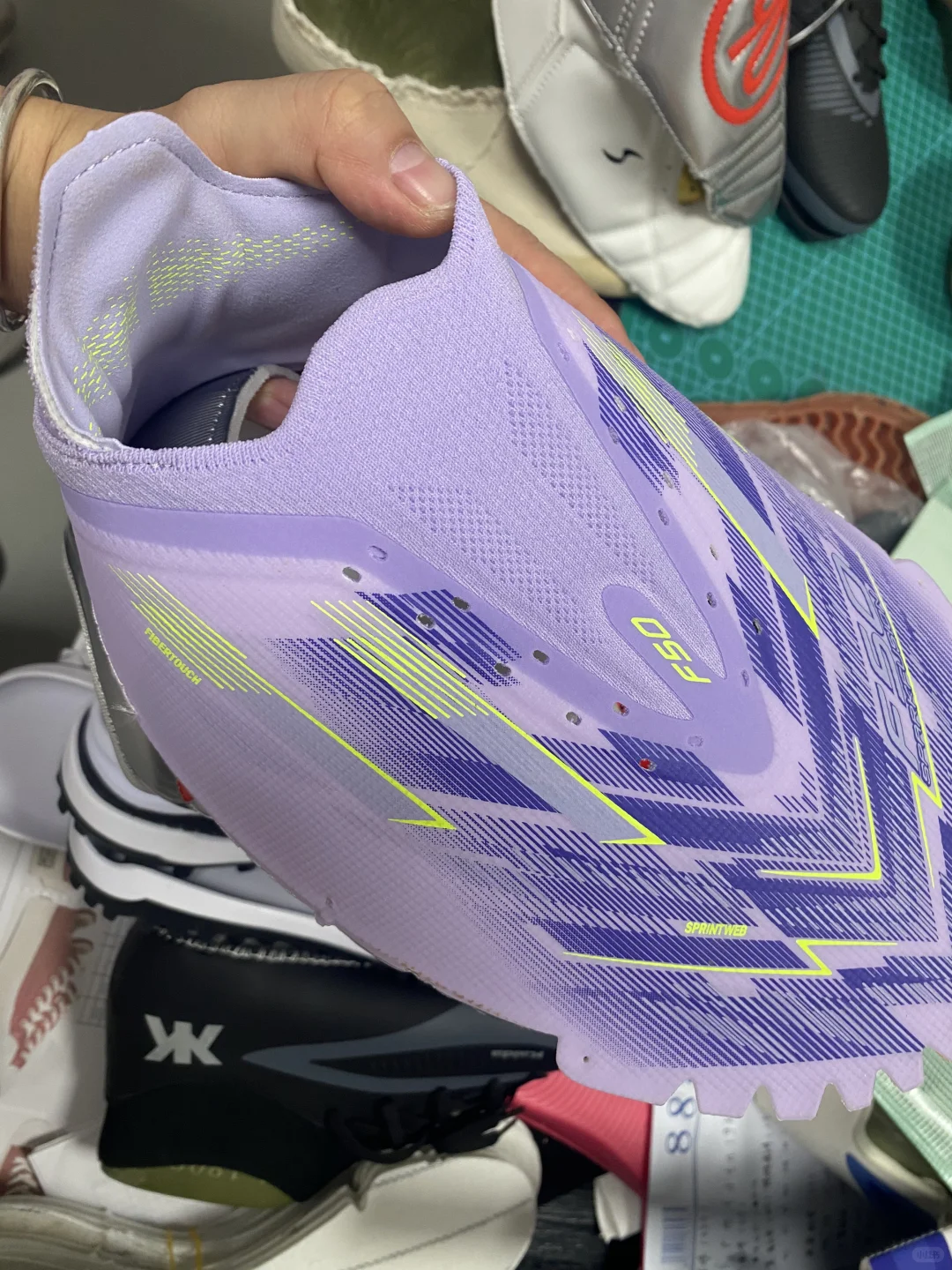 今日是足球鞋开发的日子，多款打板中！