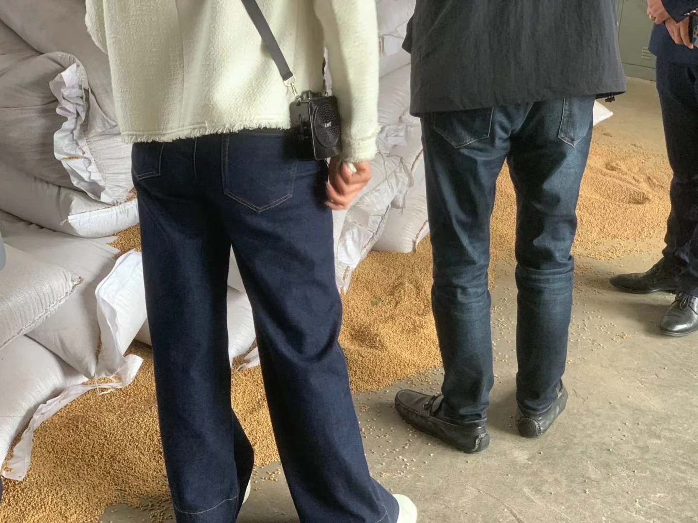 原料：高粱小麦水