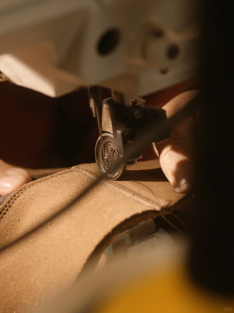 一双鞋的诞生之旅2️⃣Closing缝合间