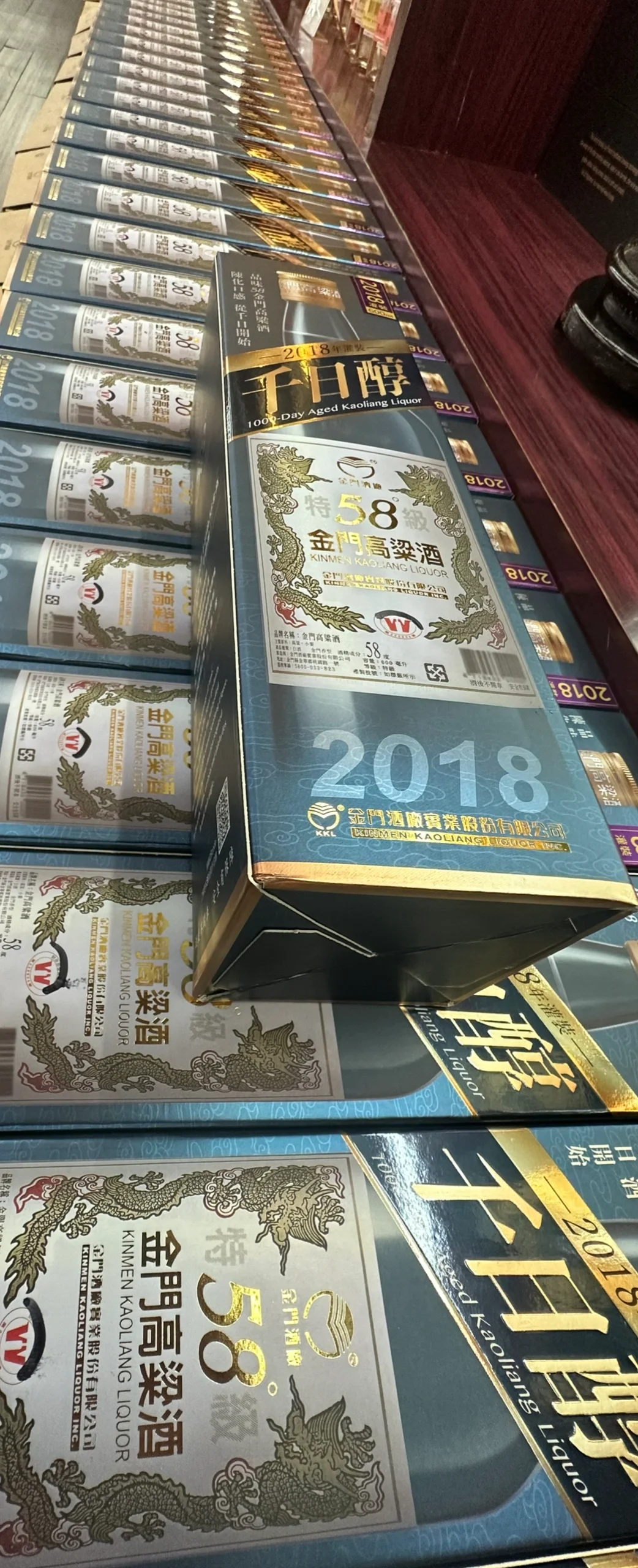 高粱酒：传统酿造，口感醇厚