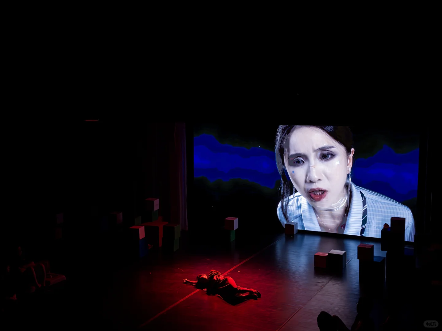 首部由演员佩戴Apple Vision Pro 表演的