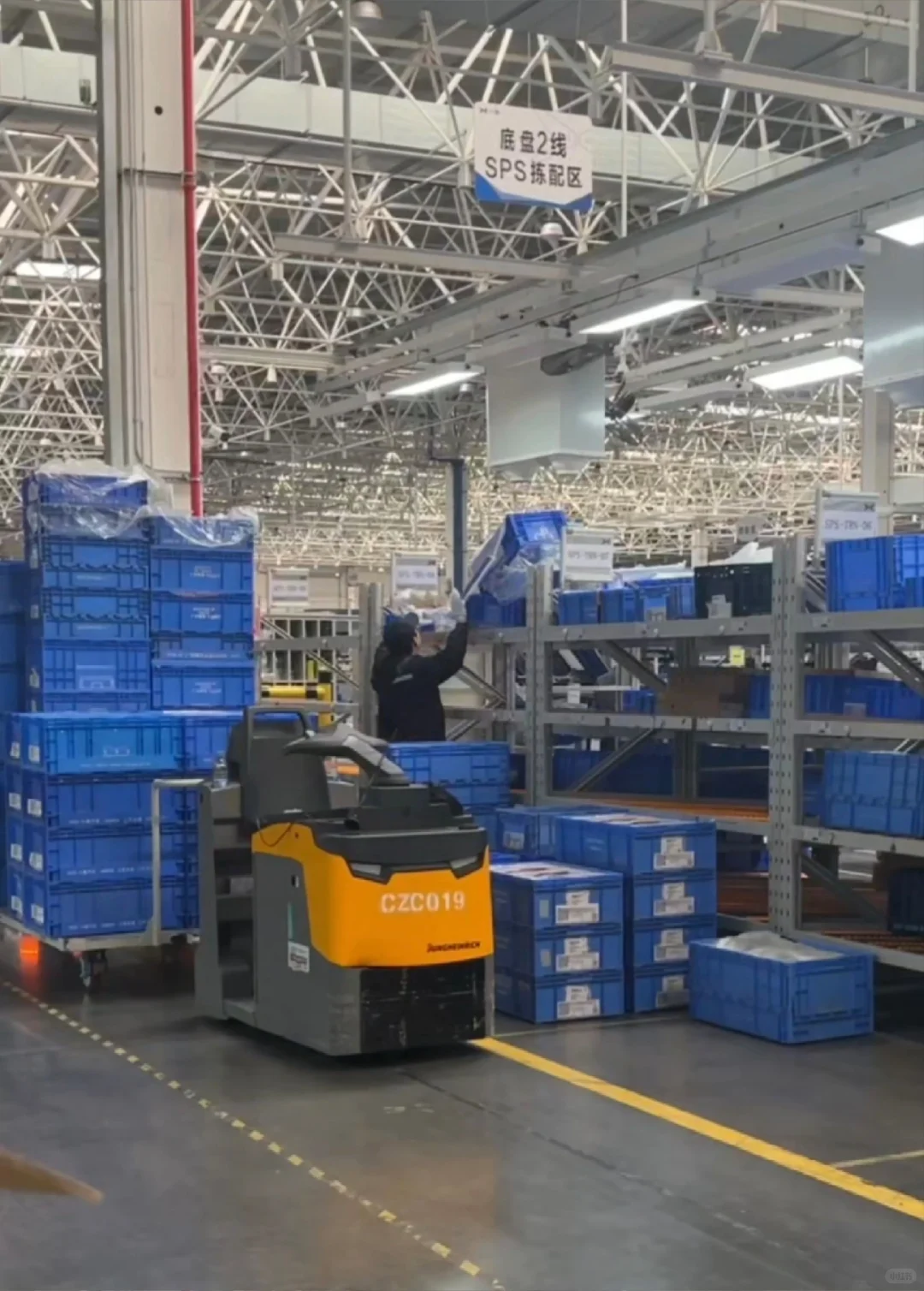 17岁来到了黄浦区小鹏基地,24一个小时