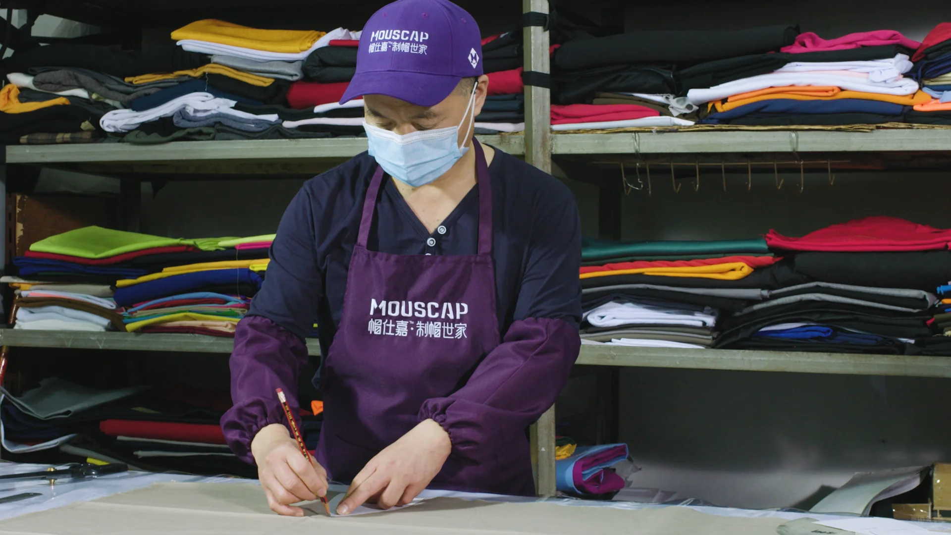 “东莞‘帽厂大佬’申请出战!12件起订超香