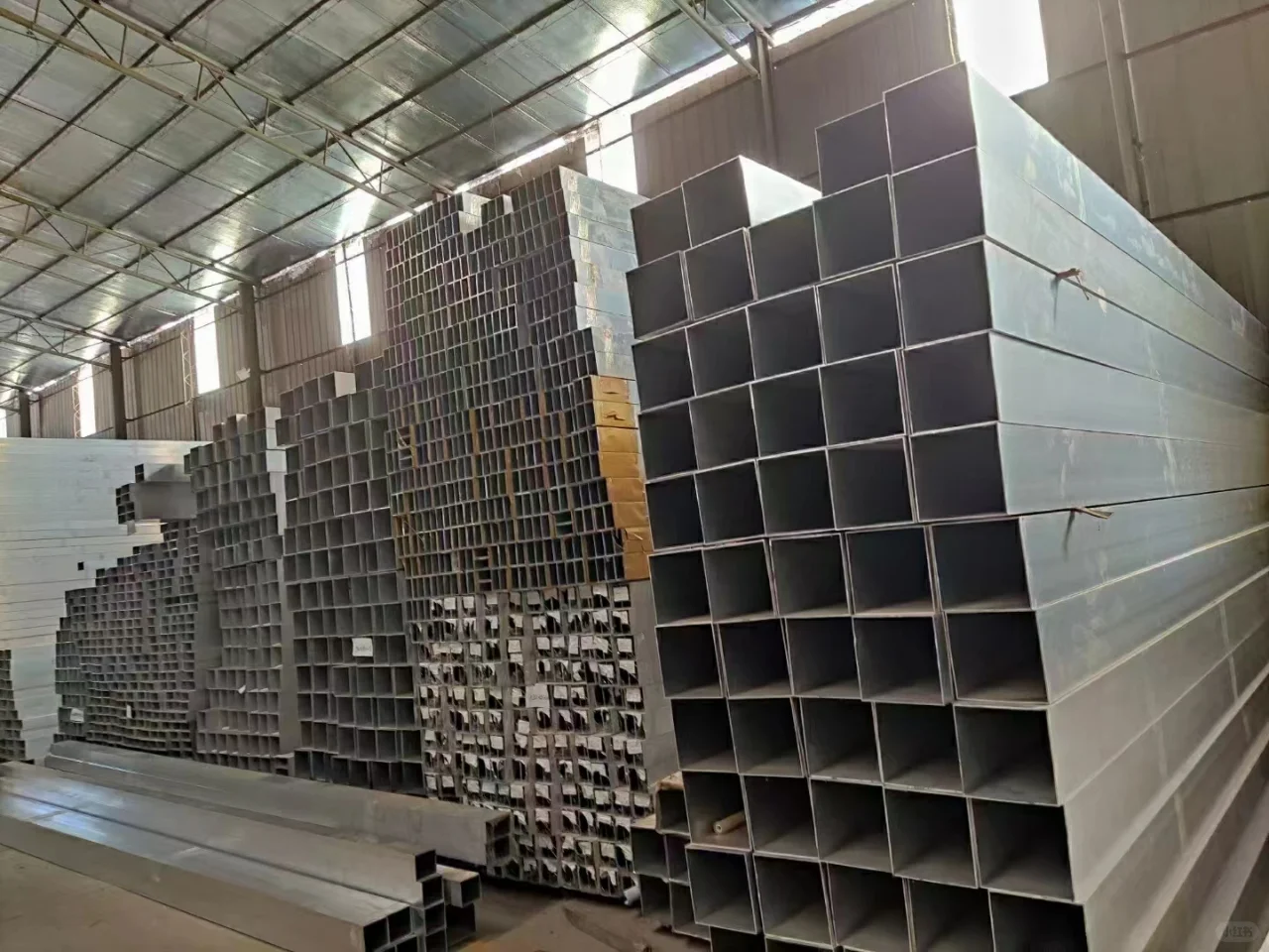 铝合金方管厂家环保节能为绿色未来贡献力量