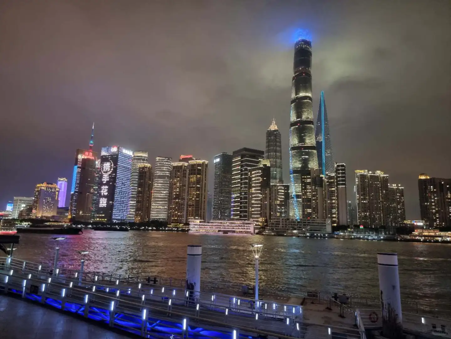 苹果Vision pro带来的震撼混合现实体验！