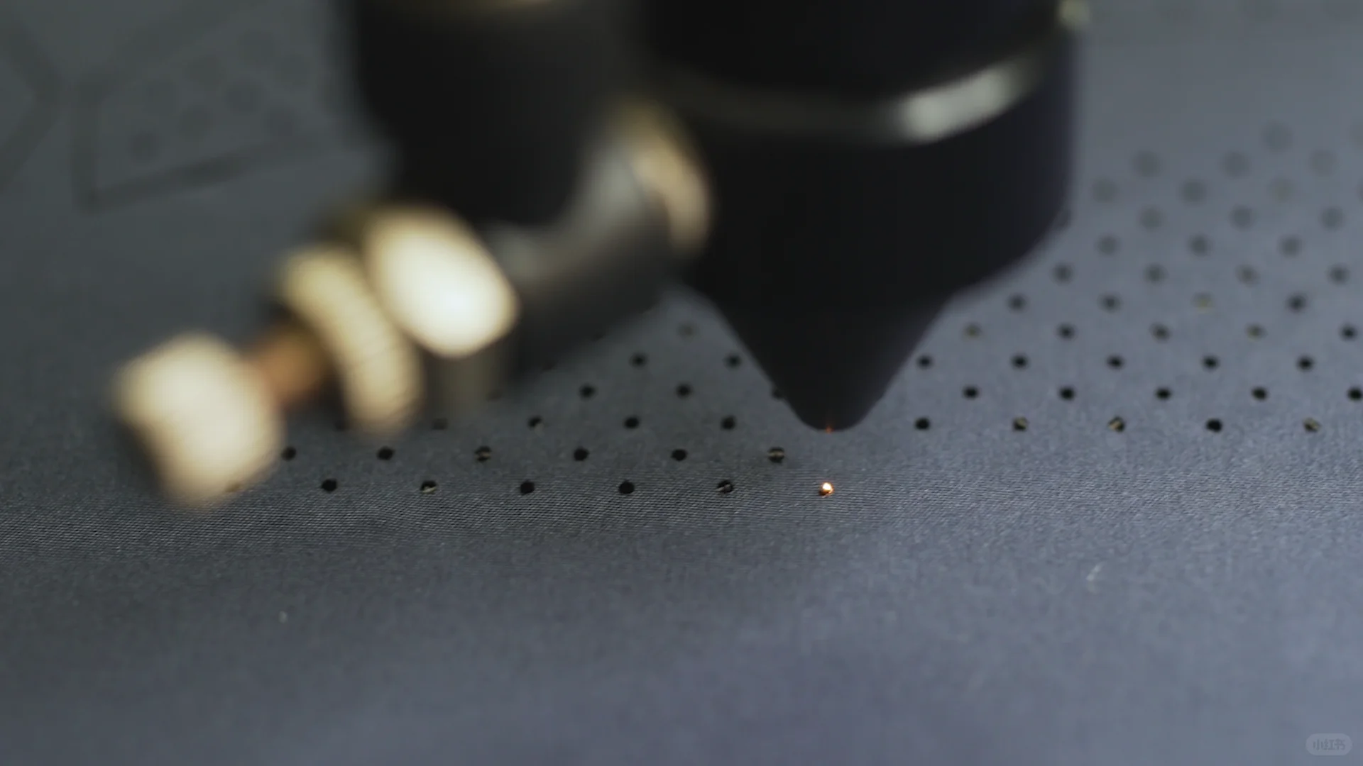 “东莞‘帽厂大佬’申请出战!12件起订超香