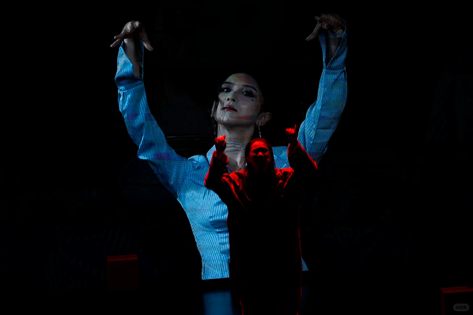 首部由演员佩戴Apple Vision Pro 表演的