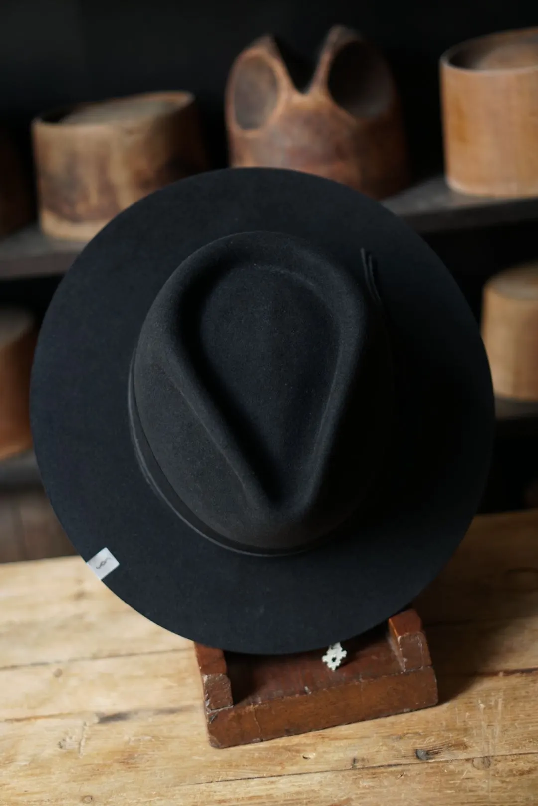 SillyStone黑色泪滴手工宽檐帽