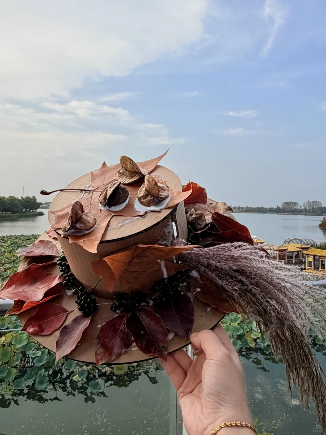 我们用秋天做了一顶帽子