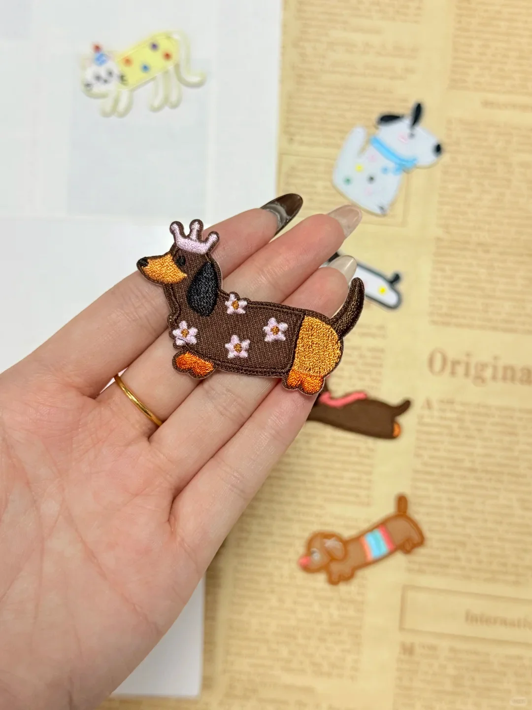 ?服装人必看!腊肠狗刺绣贴让设计更高级