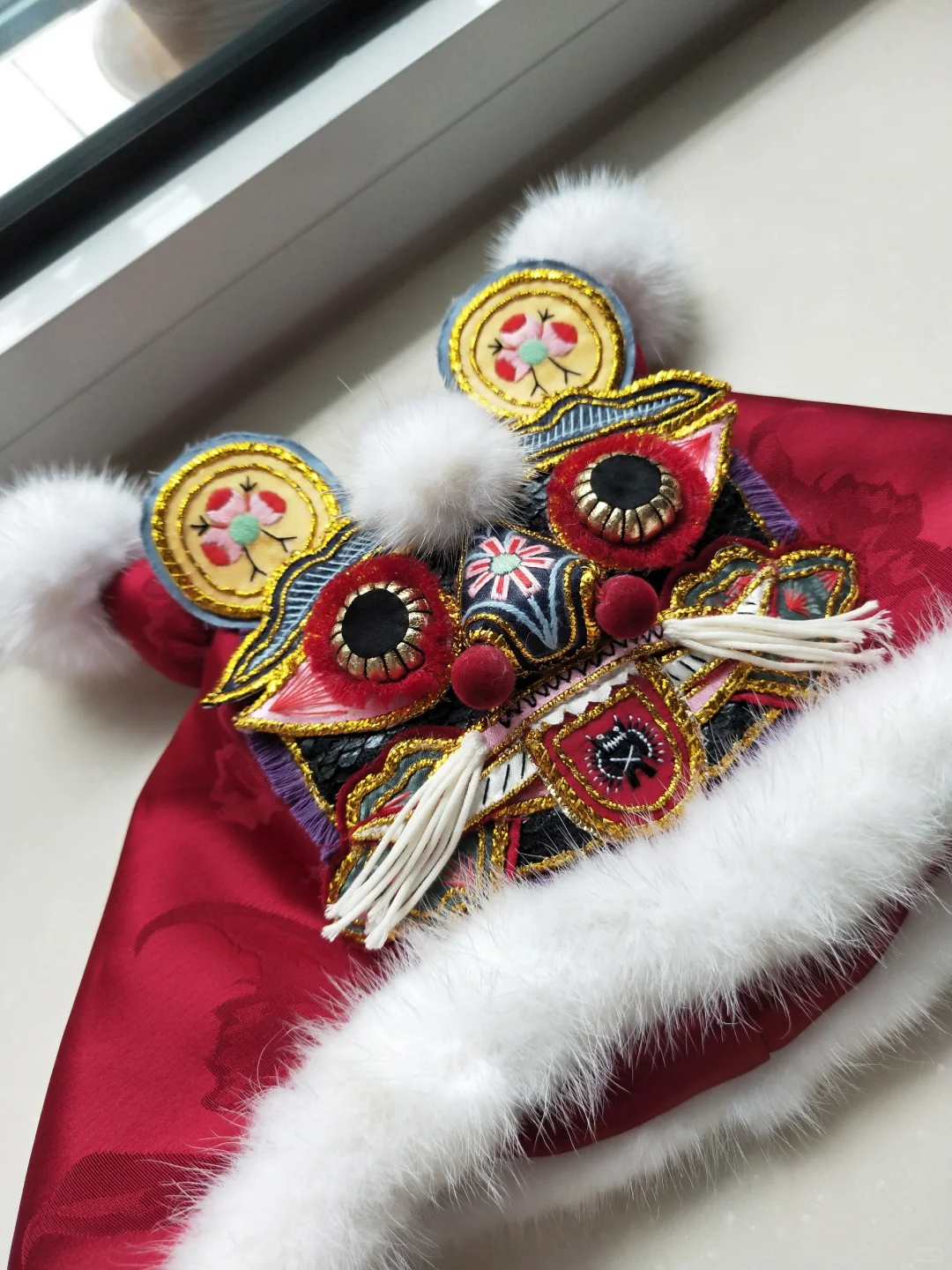 亲手给闰闰宝宝缝制的老虎帽