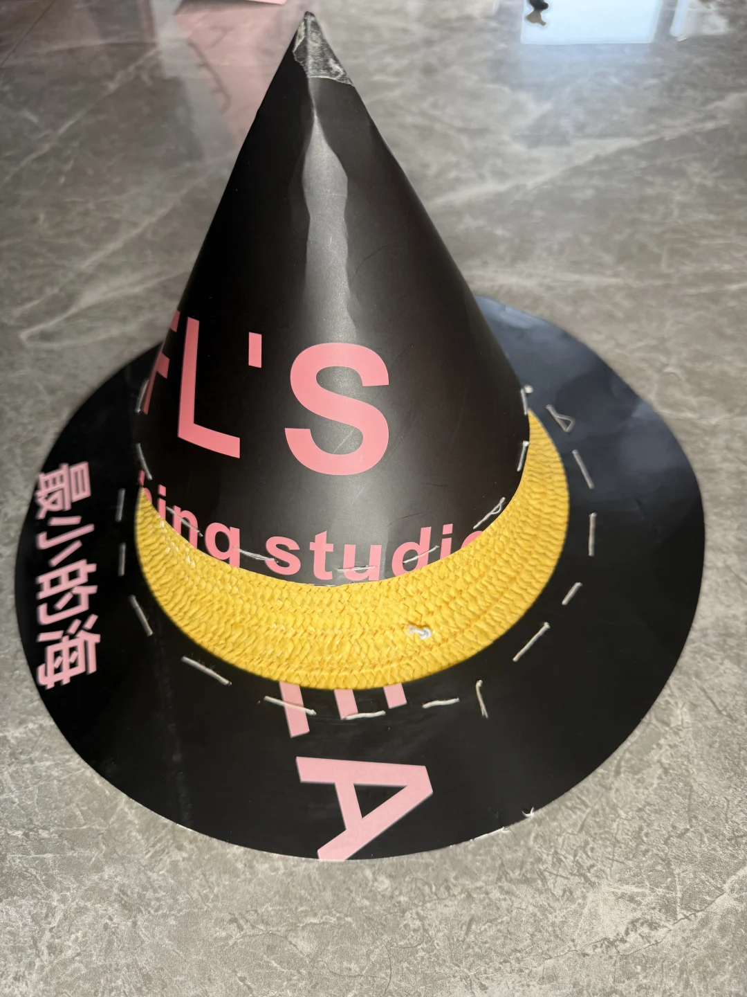 这款帽子深受男女孩子喜欢，做法也简单