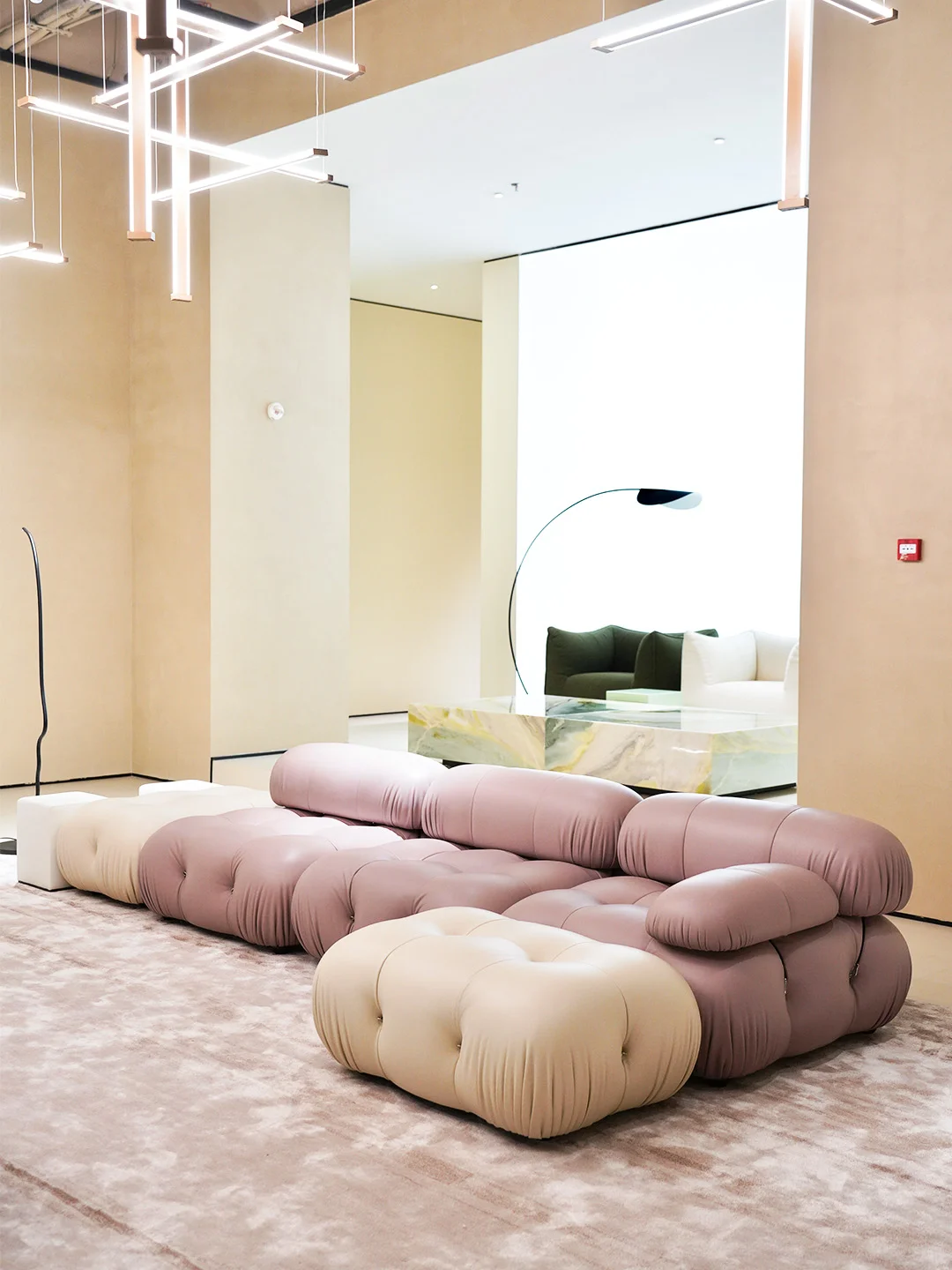 ?救命!这沙发是会 “变身” 的魔法选手