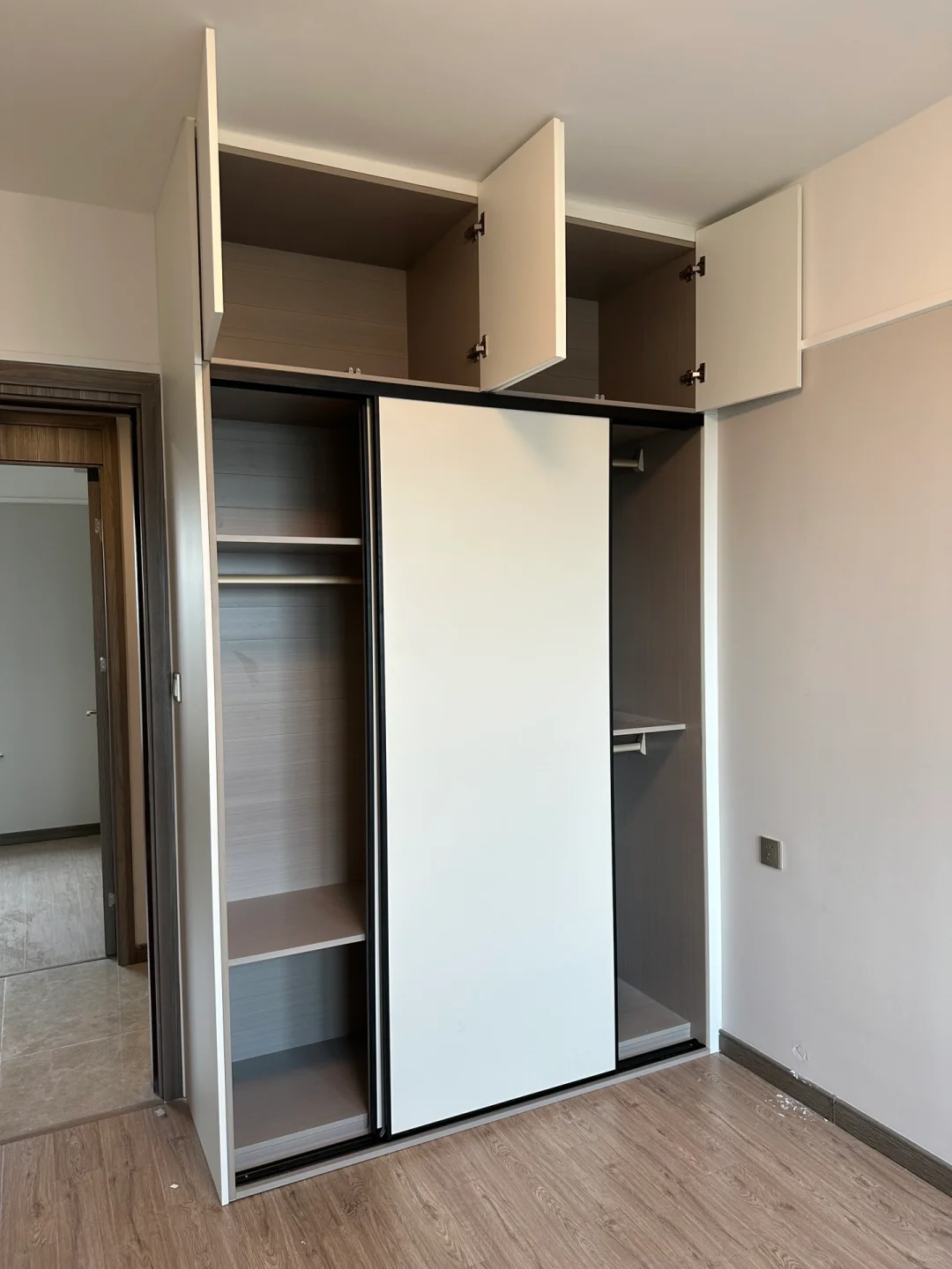 一站式服务 从客厅、卧室、厨房等全屋定制