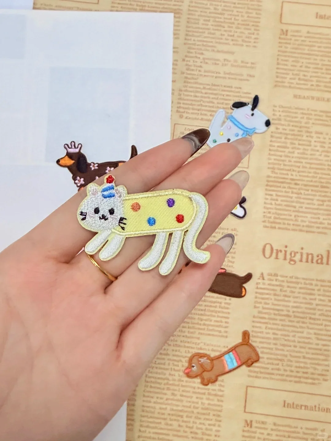 ?服装人必看!腊肠狗刺绣贴让设计更高级