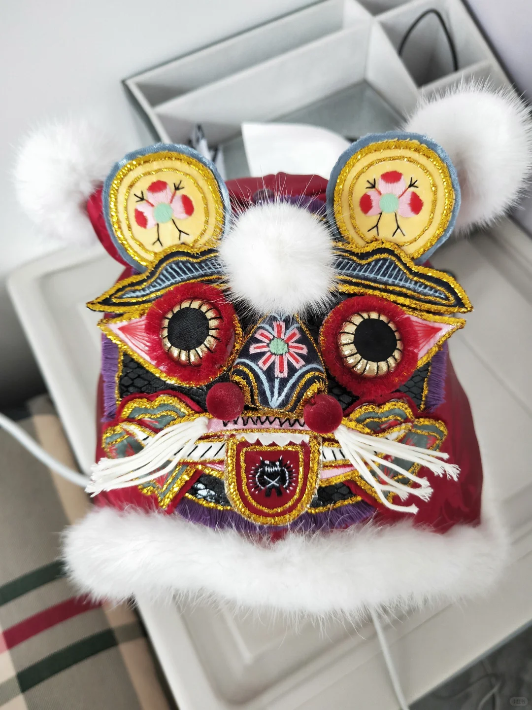 亲手给闰闰宝宝缝制的老虎帽