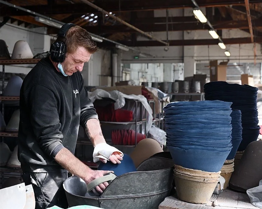 你可能不知道的帽子冷知识——羊毛毡的制作