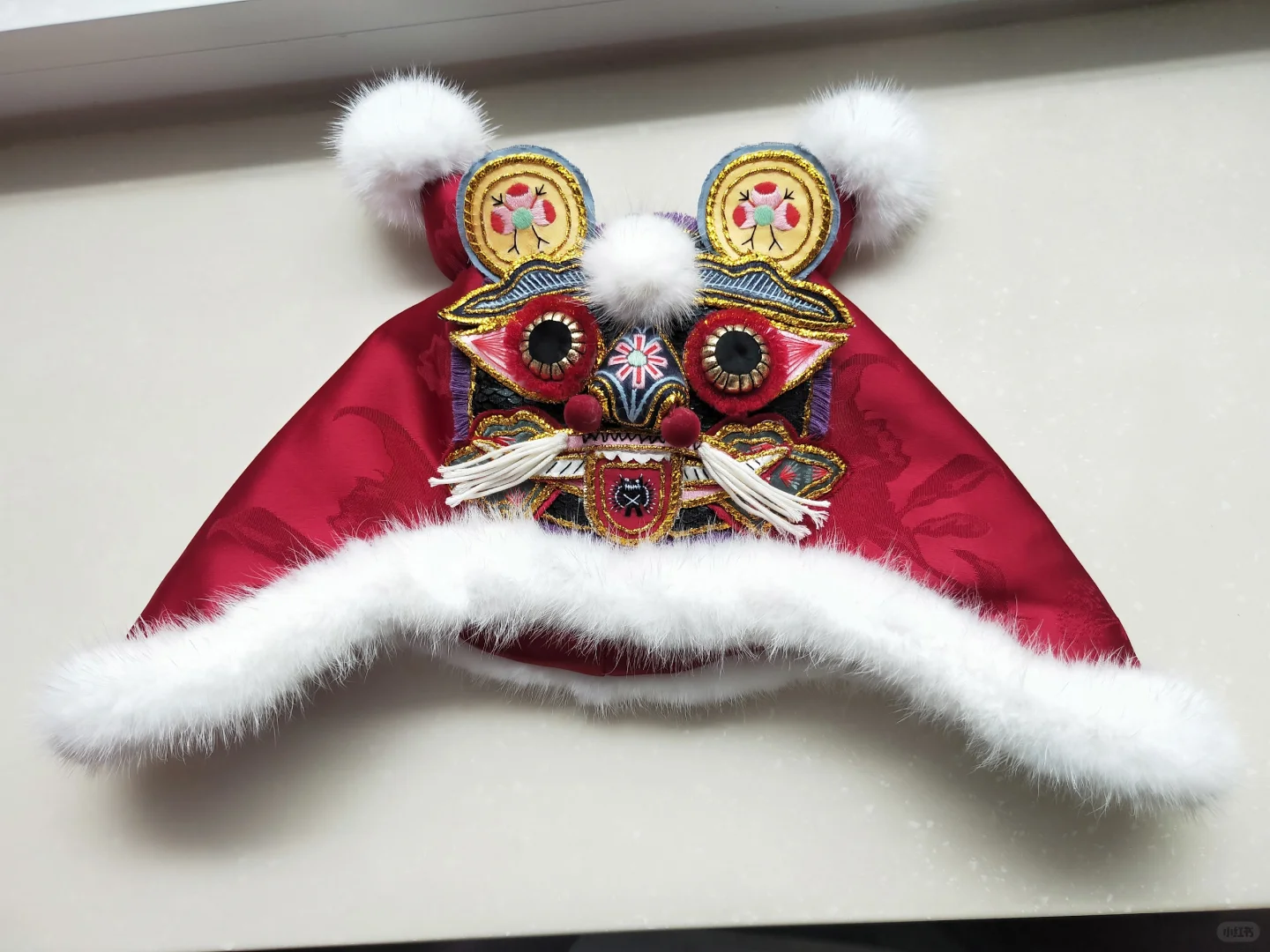 亲手给闰闰宝宝缝制的老虎帽