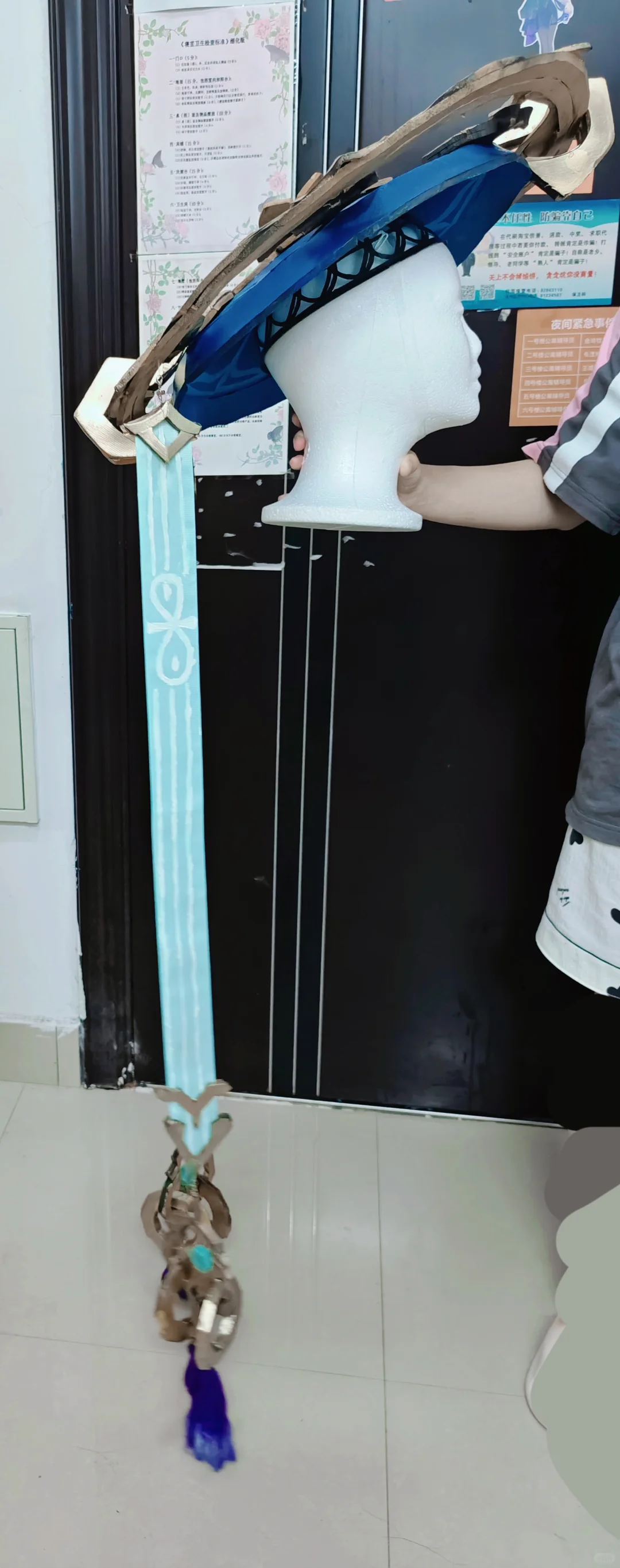 材料工艺课上和室友一起做了散宝的帽子！