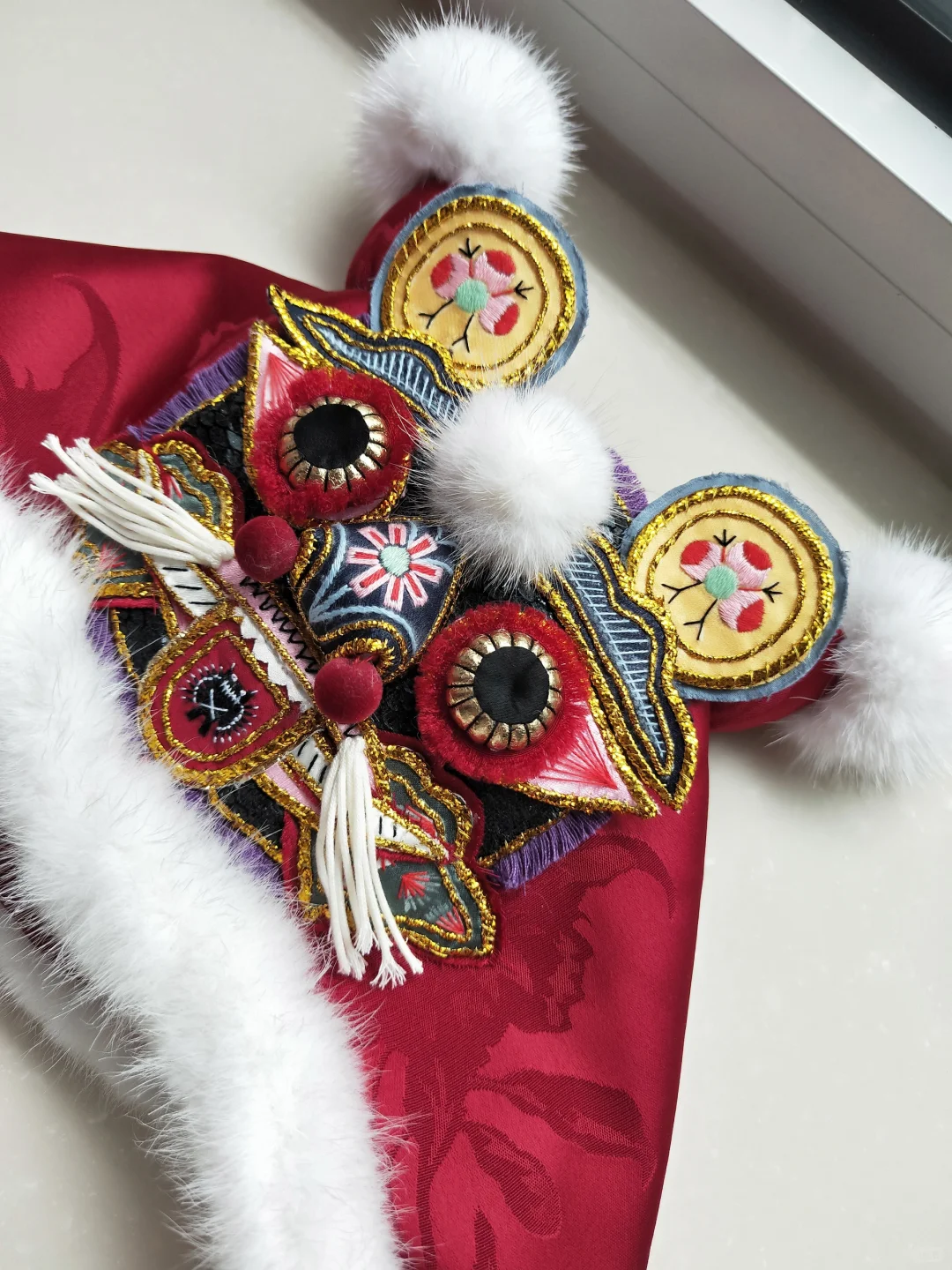 亲手给闰闰宝宝缝制的老虎帽