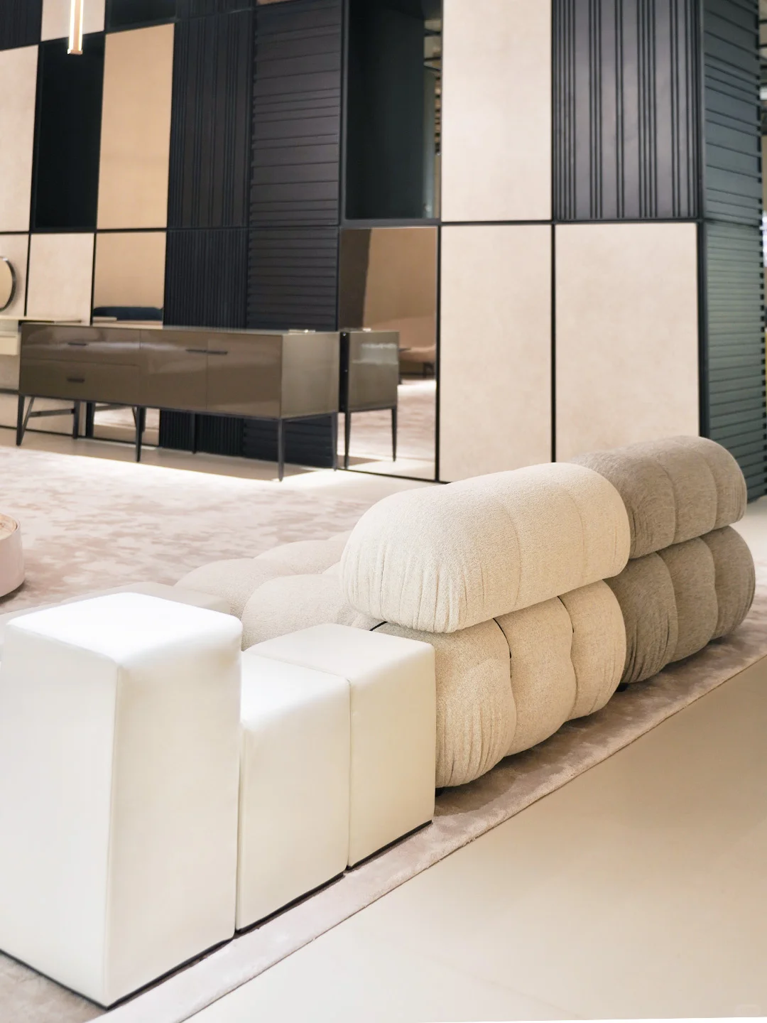 ?救命!这沙发是会 “变身” 的魔法选手