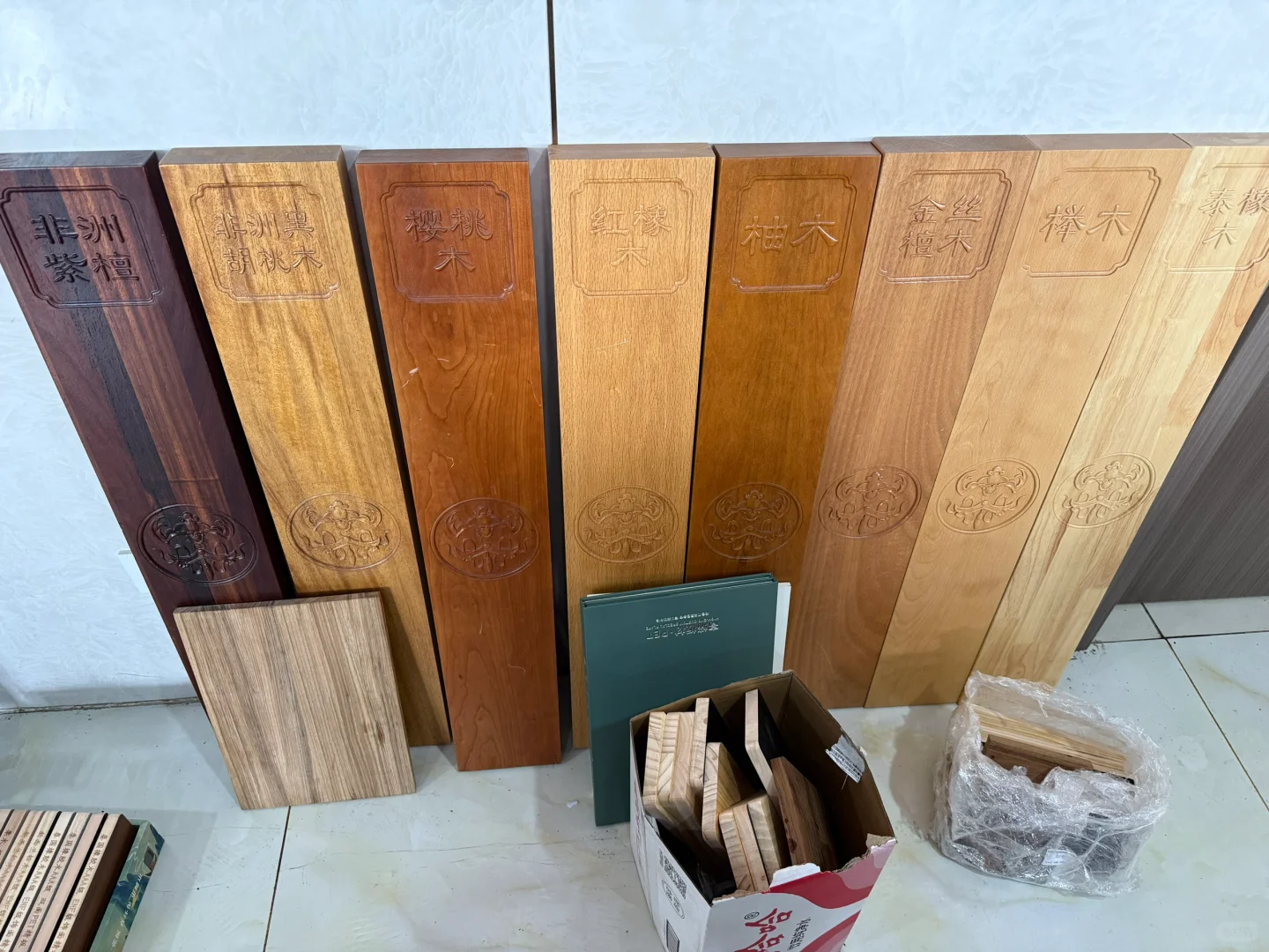 今天去了一家实木家具工厂～